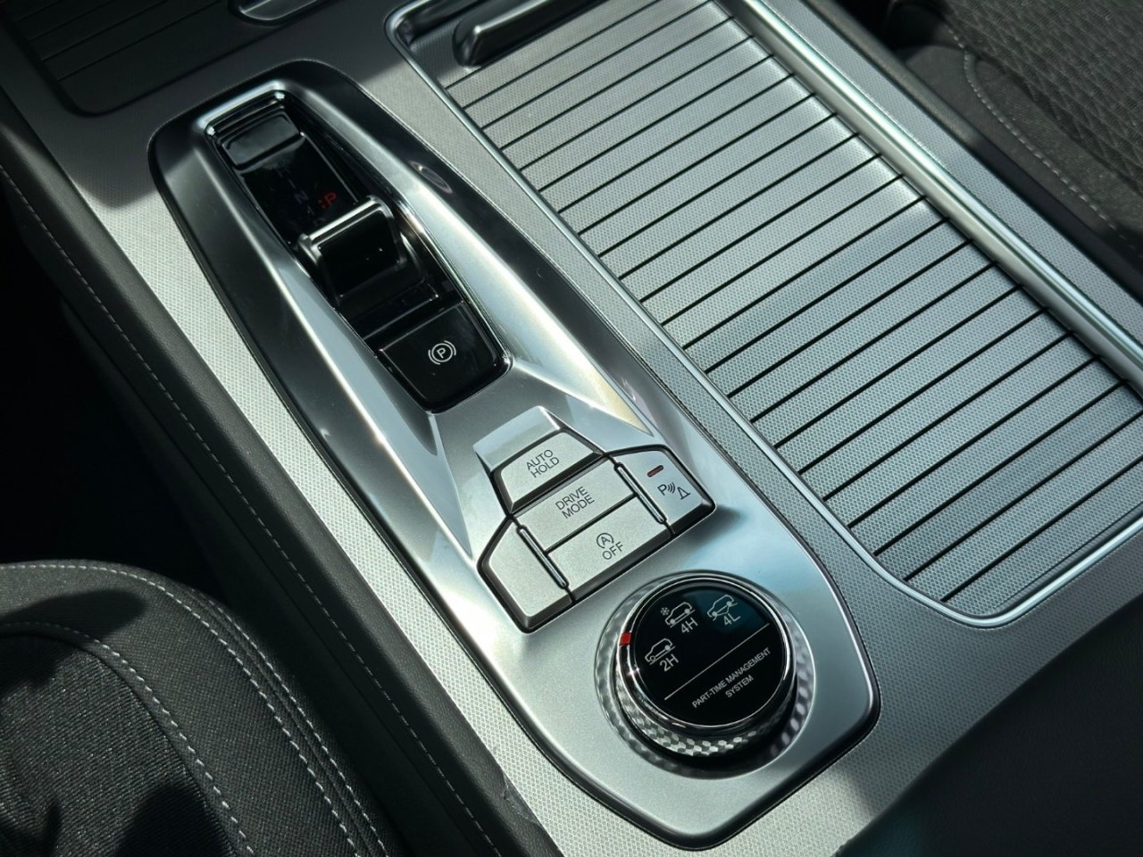 REXTON G4 Y470 MY25 CLUB2.2E-XDI202HP4WDA8 66518